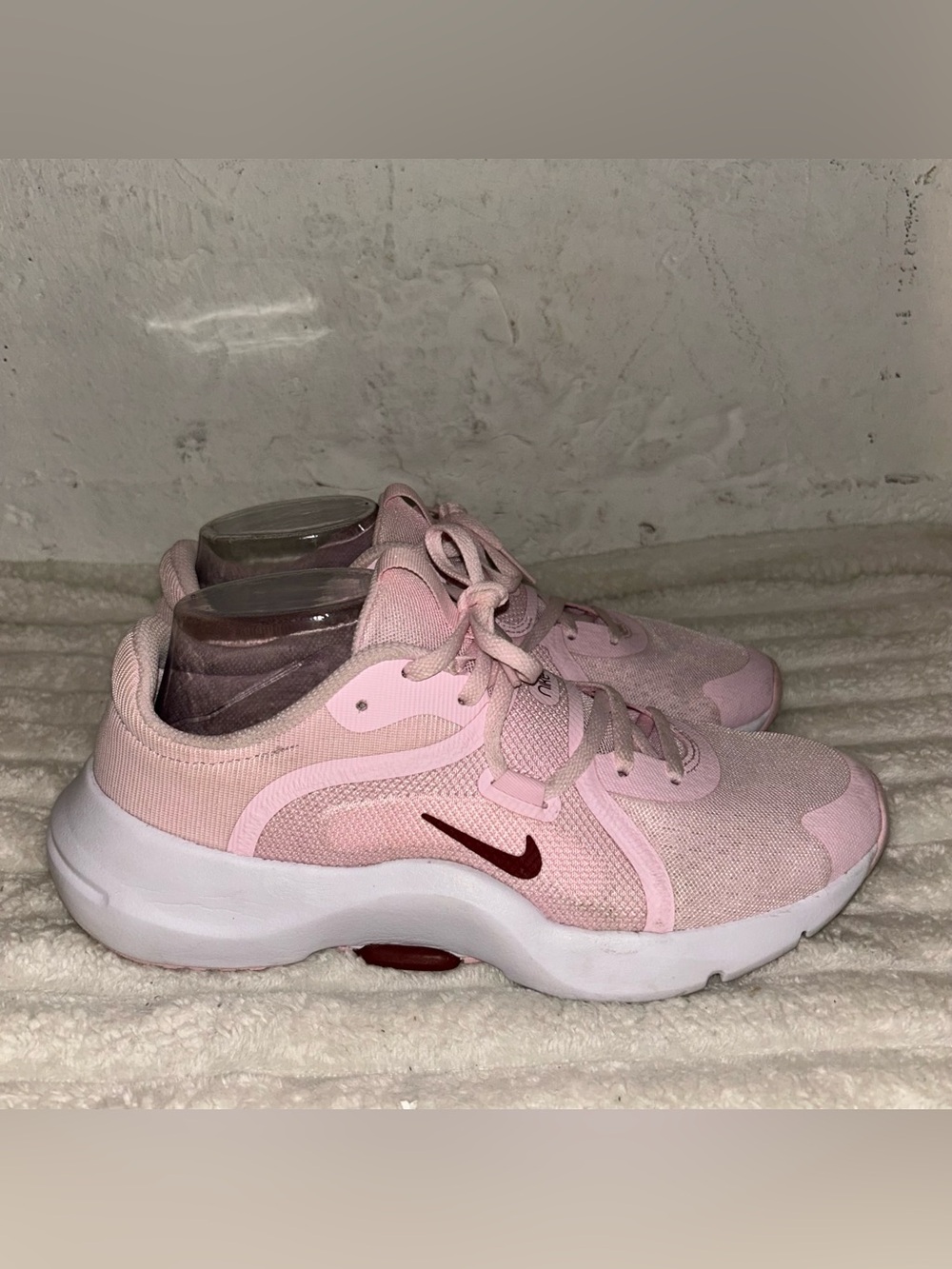 Nike Women’s Light Pink Athletic Sneakers with Maroon Swoosh